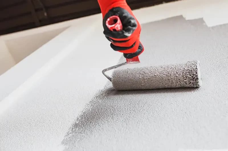 FASSADENANSTRICH MIT HOCHWERTIGEN FARBEN